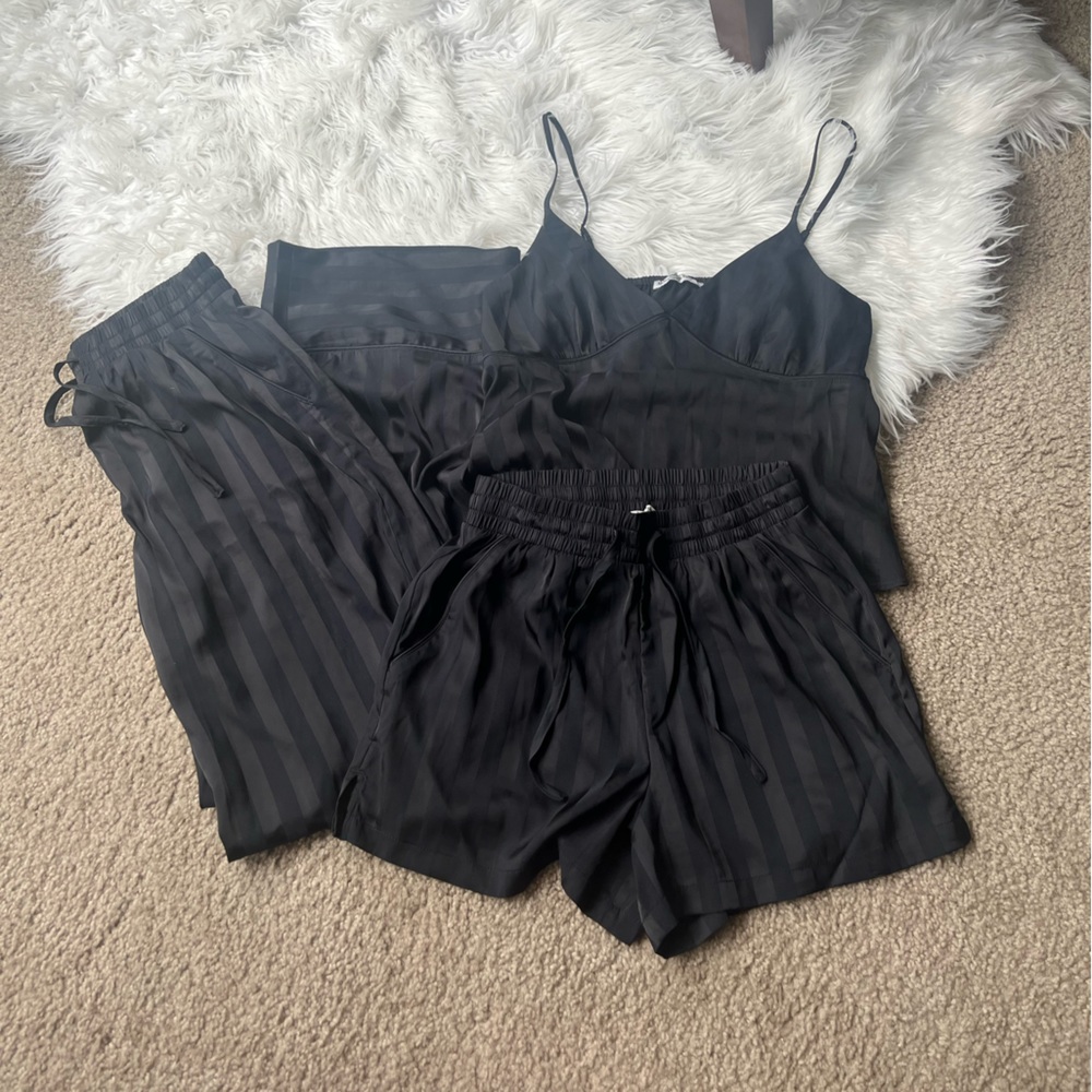 Abercrombie three piece silky pajama set